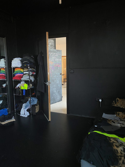 Danni Harris: Homebody - © naima