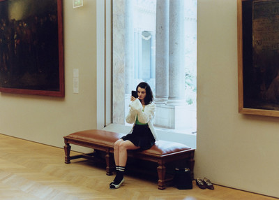 Laura Marie Cieplik: Looking Through the Glass Window - © naima