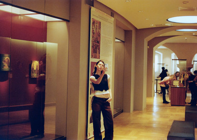 Laura Marie Cieplik: Looking Through the Glass Window - © naima