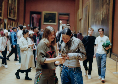 Laura Marie Cieplik: Looking Through the Glass Window - © naima